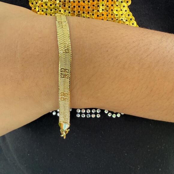 Vintage Givenchy Herringbone Chain Bracelet Logo Pattern Gold Tone Authentic - Picture 1 of 10